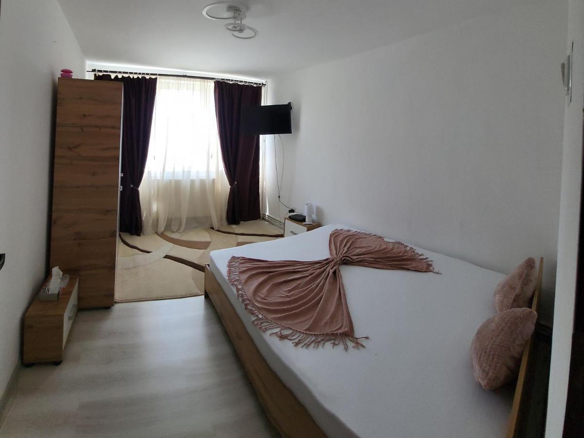 Apartament In Regim Hotelier Deva Exterior photo