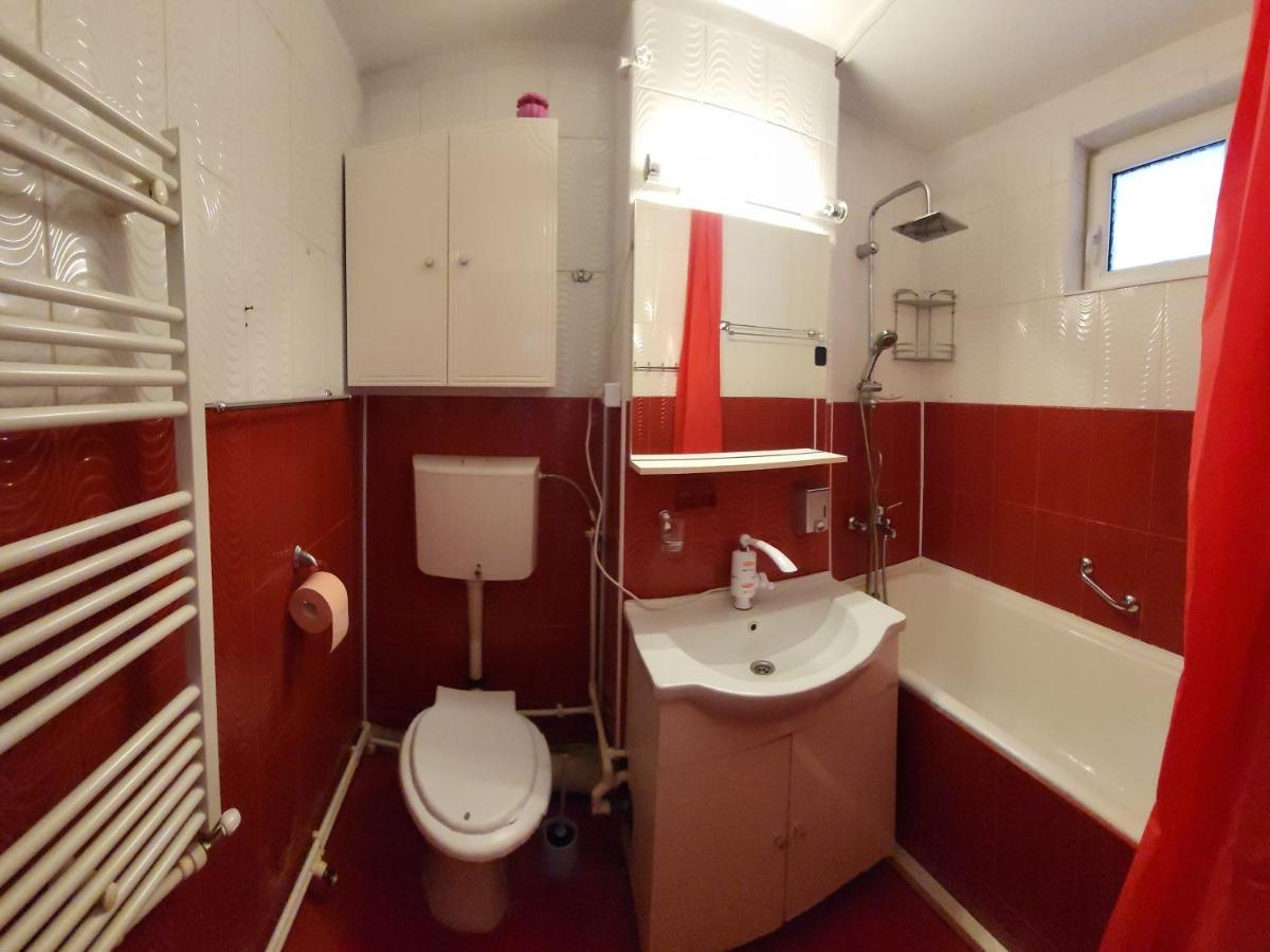 Apartament In Regim Hotelier Deva Exterior photo
