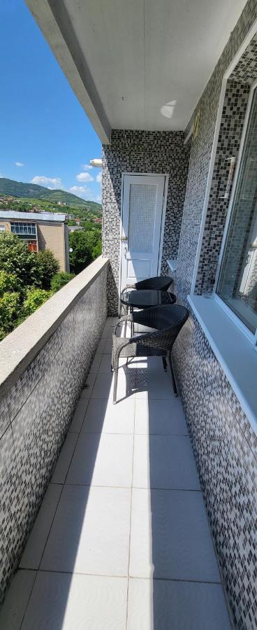 Apartament In Regim Hotelier Deva Exterior photo